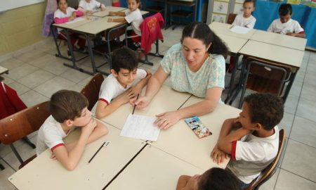 Escola da Família oferece 287 bolsas para universitários no Vale do Paraíba