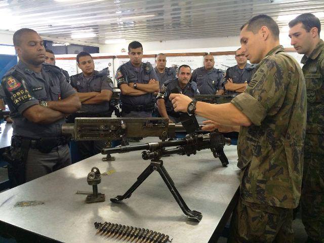 Força Tática do 23° BPMI recebe instrução de armamento calibre .50