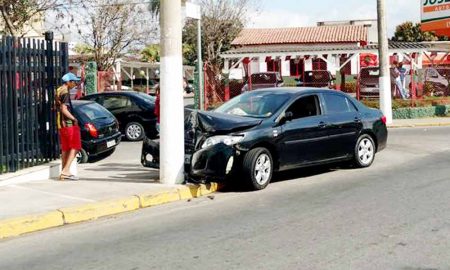 Acidente na Rua 4 em Cruzeiro nesta manhã de quarta-feira (03/08)
