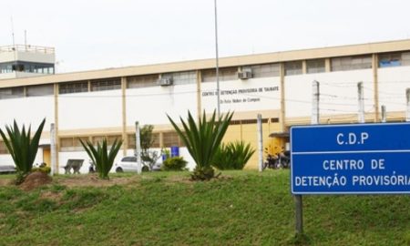 Jovem de 19 anos é presa ao tentar entrar com maconha em presídio de Taubaté