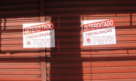 Galpão é interditado em Volta Redonda por realizar bailes funk irregularmente