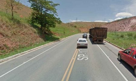Motociclista fica gravemente ferido após cair de ribanceira de 30 metros em Guará