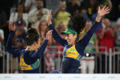 Vôlei Feminino tem as duas duplas brasileiras classificadas para a semifinais das Olimpíadas