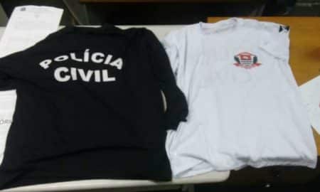 Dupla é presa aplicando golpe com uniformes da polícia em São José