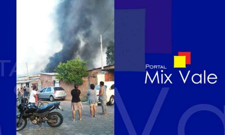 Casa pega fogo em Cruzeiro na Vila Batista