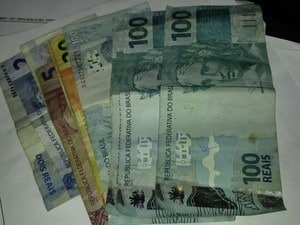 Mulher matou a avó de 91 anos por causa de R$ 1.000,00 em Pinda e é presa