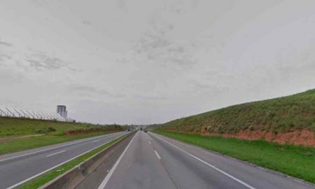 Motorista foge após atropelar ciclista na Via Dutra em Taubaté