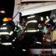 Acidente entre dois caminhões na rodovia dos Tamoios em São José dos Campos deixa um homem levemente ferido