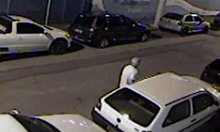 Vídeo registra ação de bandido furtando carro em Lorena, ao lado da UNIFATEA