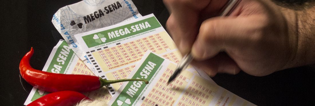 Mega-Sena pode pagar R$ 5,5 milhões neste sábado (8)