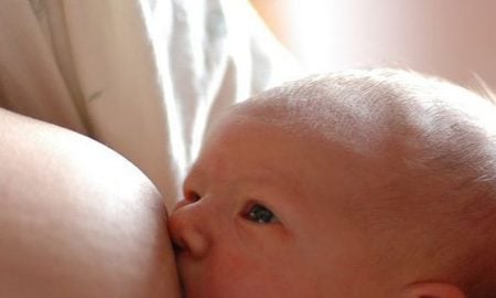 O leite materno é necessário nos primeiros 6 meses e depois não tem função? Mitos e verdade sobre o leite materno