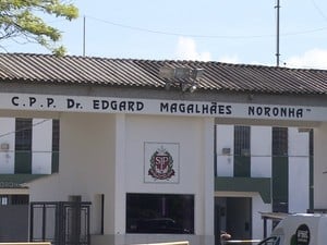 Mulher é presa ao tentar fazer bebê de 3 anos entrar com droga no Presídio