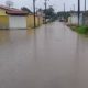 Ruas alagam no bairro Vila Bela em Guaratinguetá