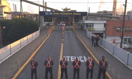Quatro trabalhadores ficam feridos na CSN em Volta Redonda