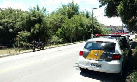 Acidente entre carro e moto na Rodovia Júlio Fortes – Cruzeiro/Lavrinhas