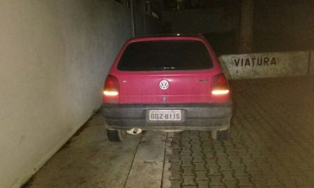 Carro furtado em Minas Gerais é recuperado em Cruzeiro pela PM