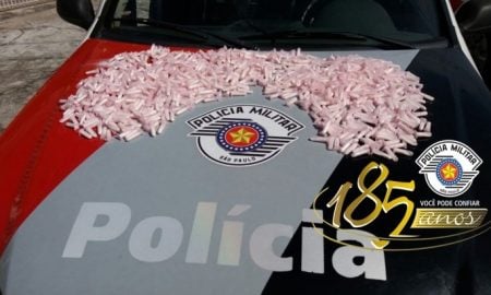 Jovem é preso em São José com 900 porções de cocaína