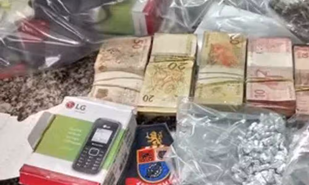 Adolescente de 16 anos é detido por tráfico de drogas e com R$ 10 mil em São José dos Campos