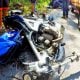 Moto colide de frente com carro em Lavrinhas; perna de motociclista parou 20m depois