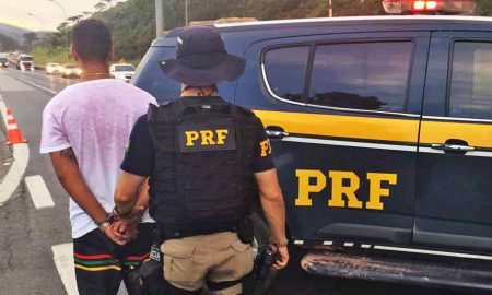 Jovem de 21 anos procurado pela justiça por homicídio é preso pela PRF em Queluz