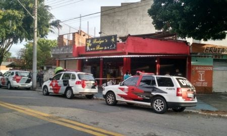 Homem é assassinado em bar na zona sul de São José nesta madrugada