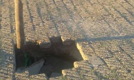 Deficiente visual cai em buraco e revolta população em Cruzeiro