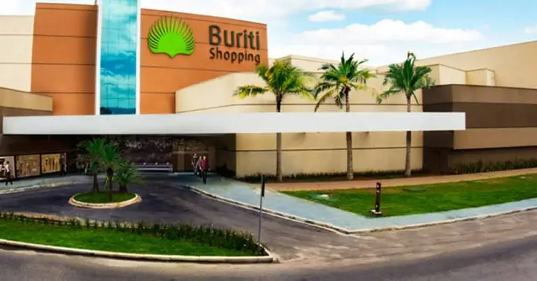 Mãe abandona filho de 8 anos dentro do carro no Shopping Buriti em Guará