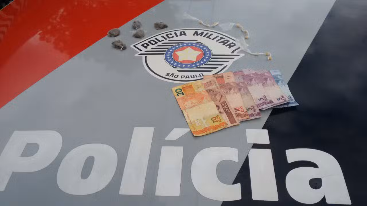 Jovem de 18 anos é preso pela Força Tática por tráfico de drogas em Lorena