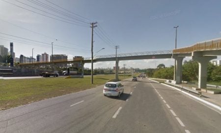 Acidente entre carro e moto deixa duas pessoas feridas na via Dutra em São José dos Campos