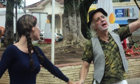 Grupo de teatro “Sábia Indecisão” se apresentará no próximo domingo na Praça de Cruzeiro