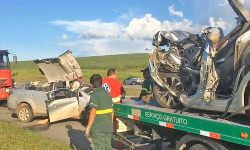 Dois morrem e três ficam feridos em acidente na Carvalho Pinto em Caçapava