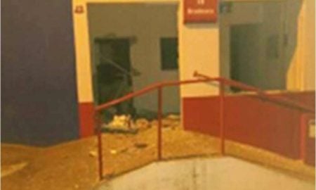 Criminosos explodem caixas eletrônicos em Areias/SP