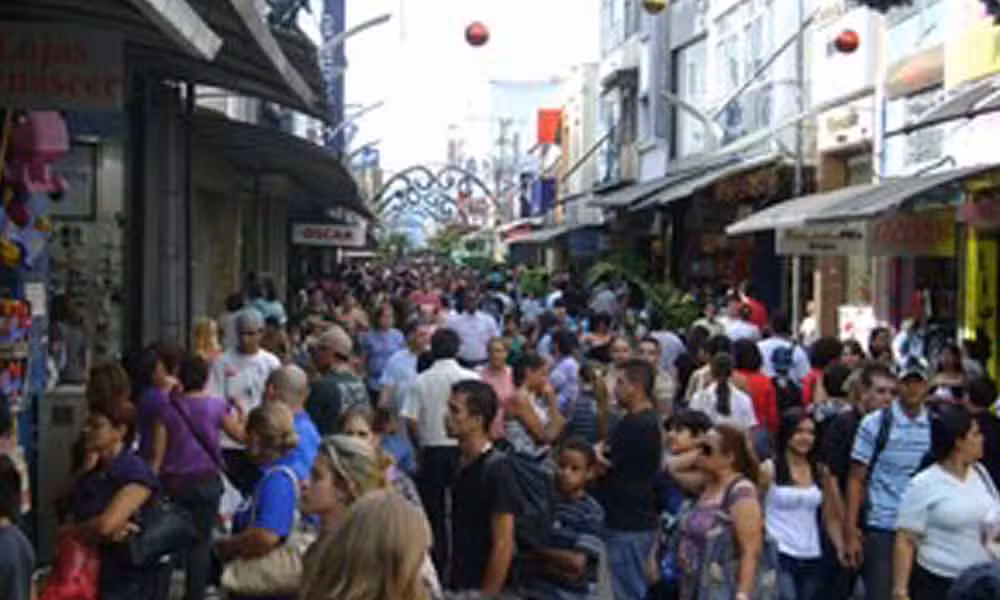 Comércio de São José dos Campos começa a funcionar em horário estendido