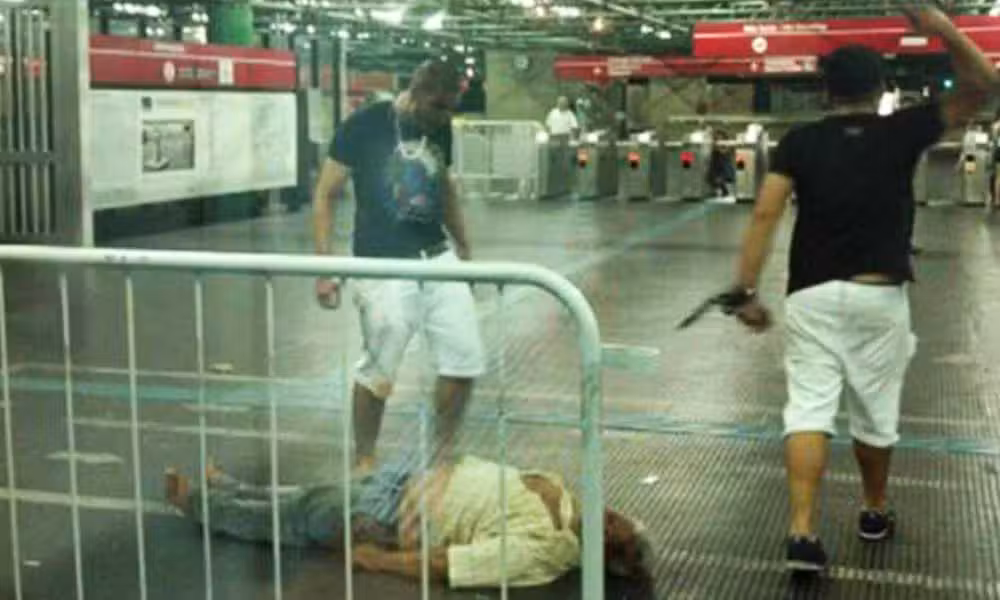Ambulante morre após ser espancado em estação do Metrô de São Paulo
