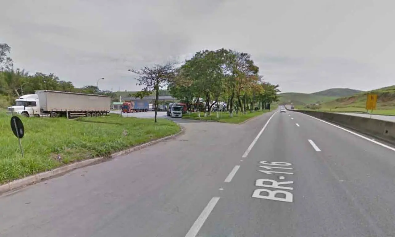 Bandidos assaltam posto de gasolina na Via Dutra em Silveiras nesta segunda-feira (19/12)