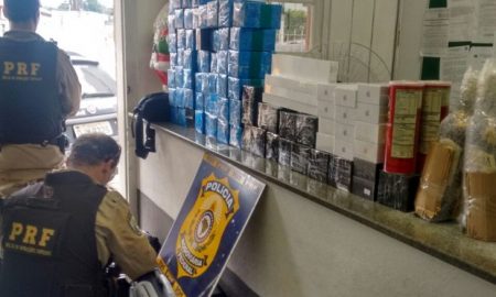 Homem é preso com mais de 143 Iphones originais pela Polícia Rodoviária Federal