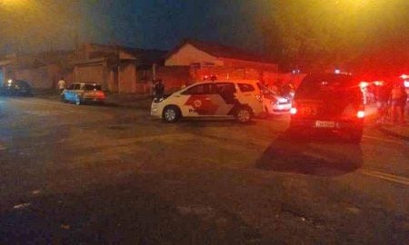 Três jovens são mortos a tiros em frente a lanchonete em São José dos Campos