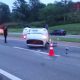 Carro capota na Via Dutra em Resende