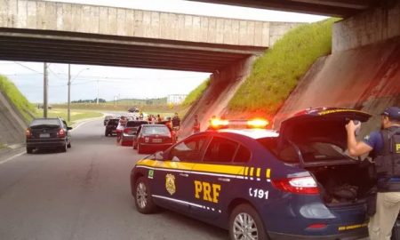 Quatro pessoas são presas por dirigirem alcoolizadas na via Dutra sentido Rio de Janeiro