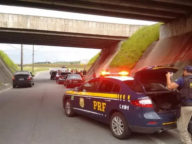 Quatro pessoas são presas por dirigirem alcoolizadas na via Dutra sentido Rio de Janeiro