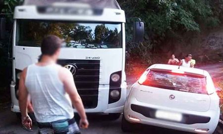 Com proibição de tráfego, caminhão é flagrado utilizando estrada Cunha/Paraty