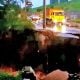 Parte de uma avenida de Taubaté desmorona após temporal