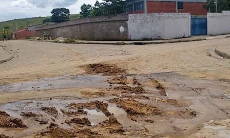 Lavrinhas completa três dias sem abastecimento de água; Sabesp argumentou que seria normalizado na última quarta-feira