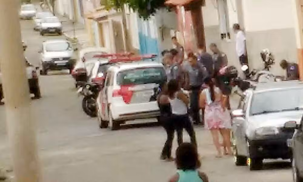 Traficante de 19 anos é preso com 95 porções de cocaína pela PM de Cruzeiro