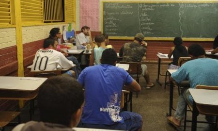 Só 7,3% dos alunos atingem aprendizado adequado em matemática no ensino médio