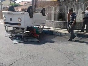Kombi capota e deixa 8 feridos em acidente em Aparecida