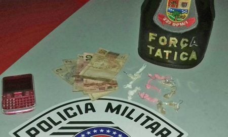 Força Tática de Cruzeiro prende traficante em flagrante na Rua 1