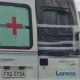 Ambulância de Lorena transporta paciente com vidro traseiro quebrado na via Dutra; motorista não reparou na ausência do vidro