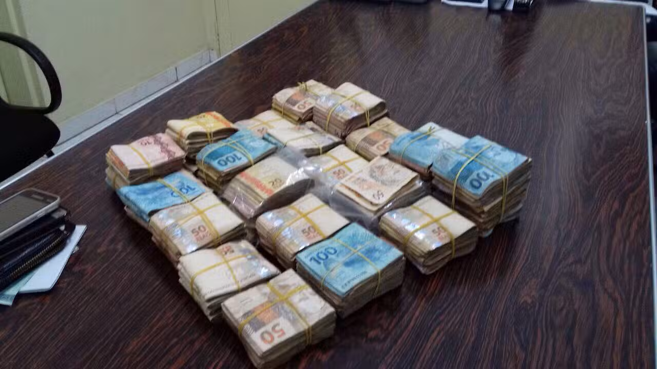 Operação Carnaval: PRF apreende mais de R$ 128 mil em espécie