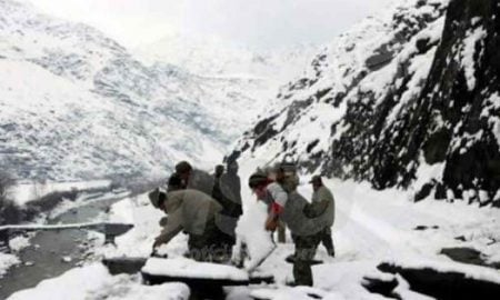 Avalanches matam mais de 100 no Afeganistão e Paquistão